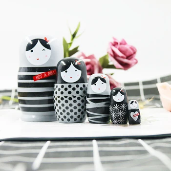 

5pcs Russian Matryoshka Dolls Basswood Creative Stripe Nesting Dolls Gift Russian Traditional Feature Ethnic Style DIY Dolls