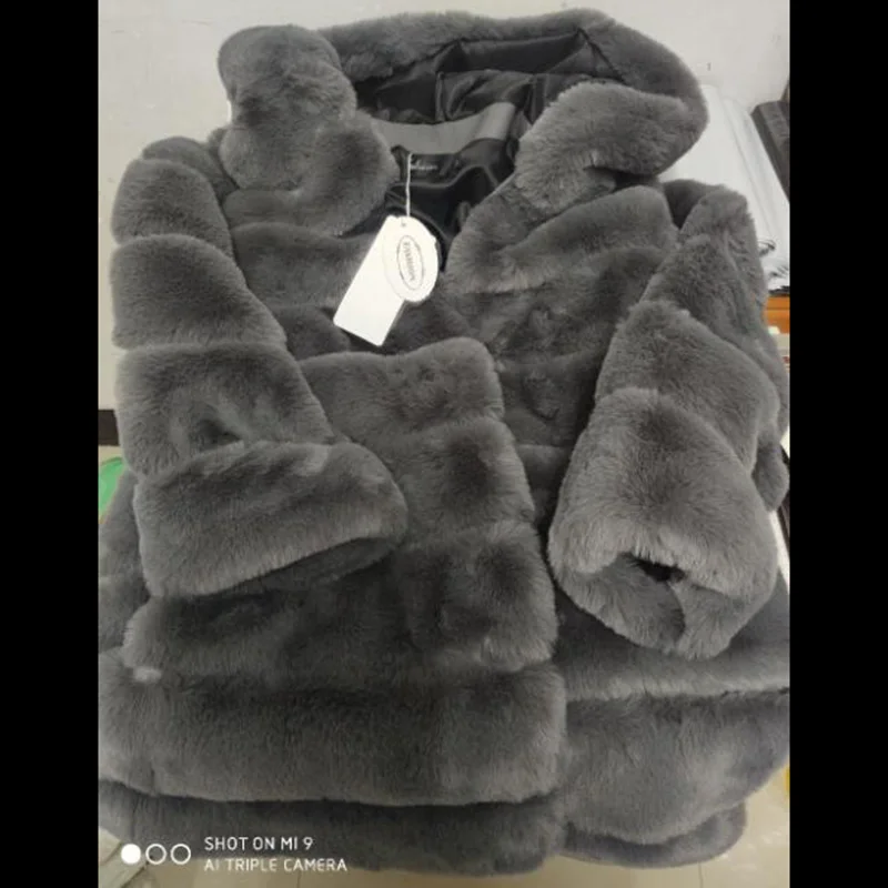Female fur coat Fox 40% Natural winter Female fox