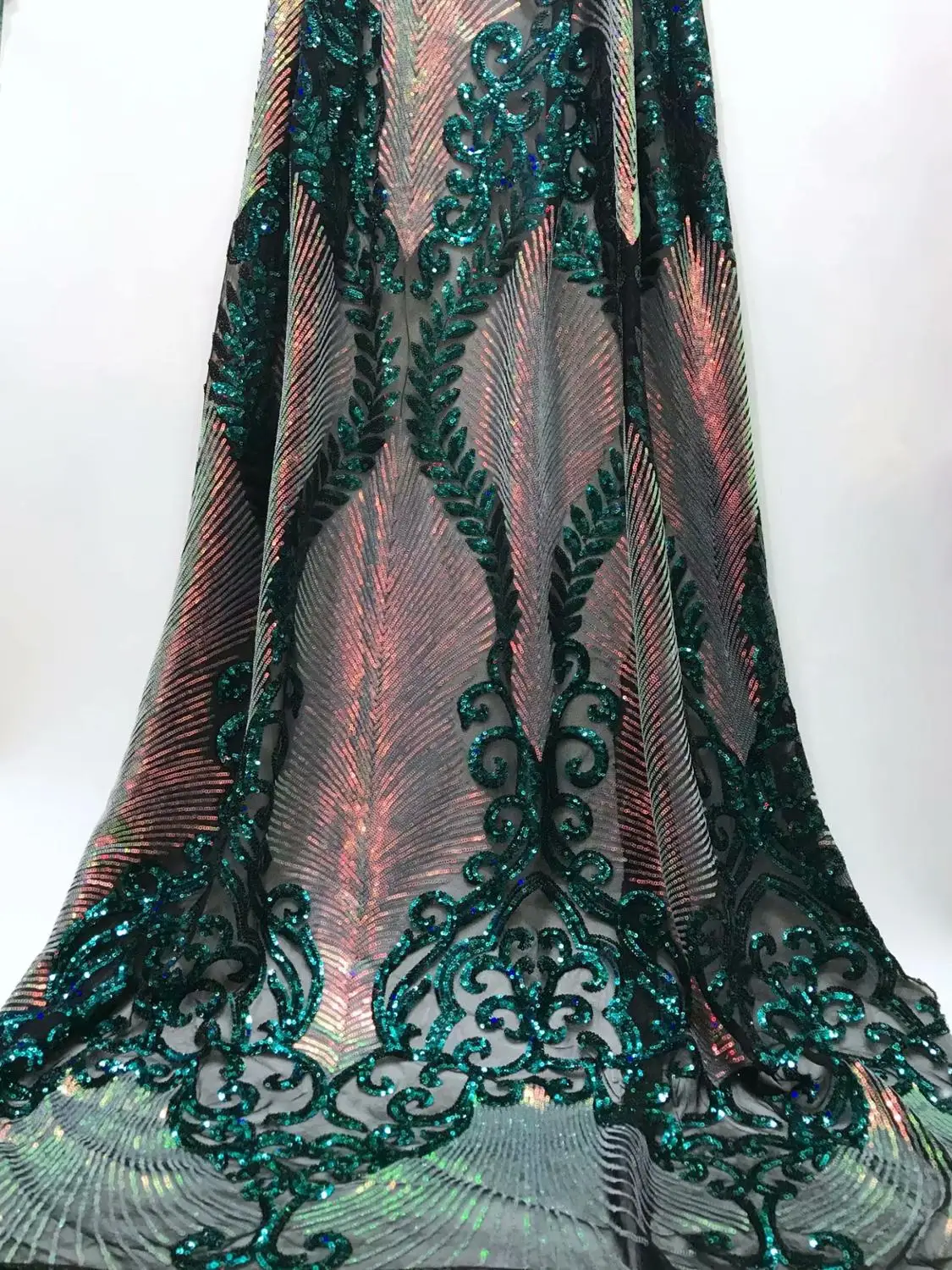 

2019 new Wholesale luxury quality African chiffon lace fabric with sequins 5 yards emerald green sequins lace fabric