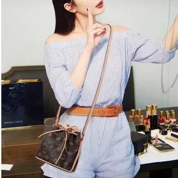 

2020 New Retro printing one shoulder diagonal water bucket bag Small bag for women fashionable and versatile women's bag trend