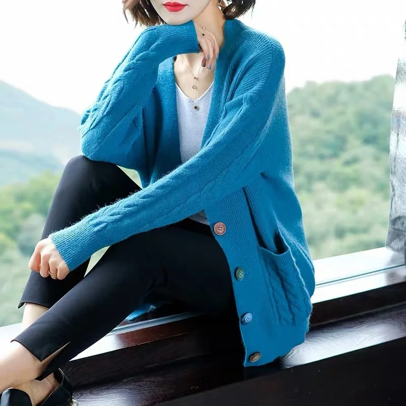 

2020 autumn new knitted cardigan women loose Korean version of twist all-match lazy style very fairy sweater coat trend