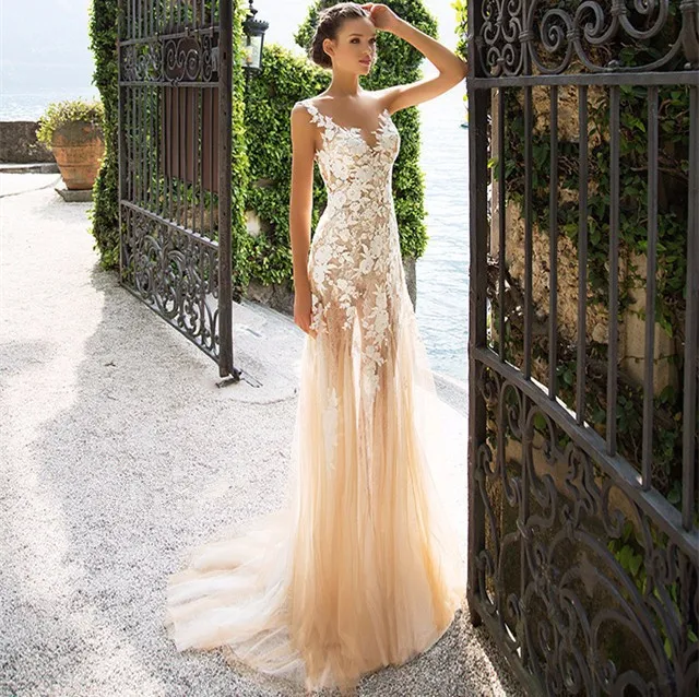 

New Champagne Bridal Gown 2018 V-neck Sleeveless Court Application Tulle Robe de mariage Summer Mother of the Bride Dresses