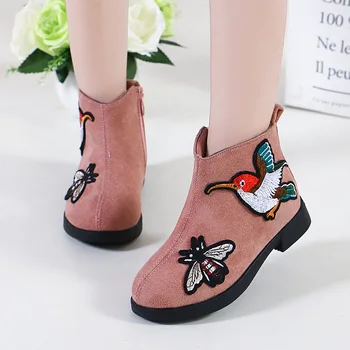 

2019 Little Girls Winter Boots Plush Toddler Girls Bee Boots Kid Embroidered Bird Boots Princess Suede Ankle Boots Children Shoe