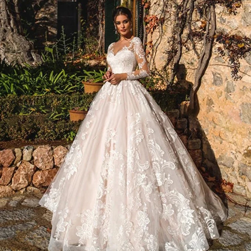V-neck Simple Retro Long Sleeve Bridal Dresses White Lace 3D Flower Backless Fluffy Skirt Wedding Gown Tail