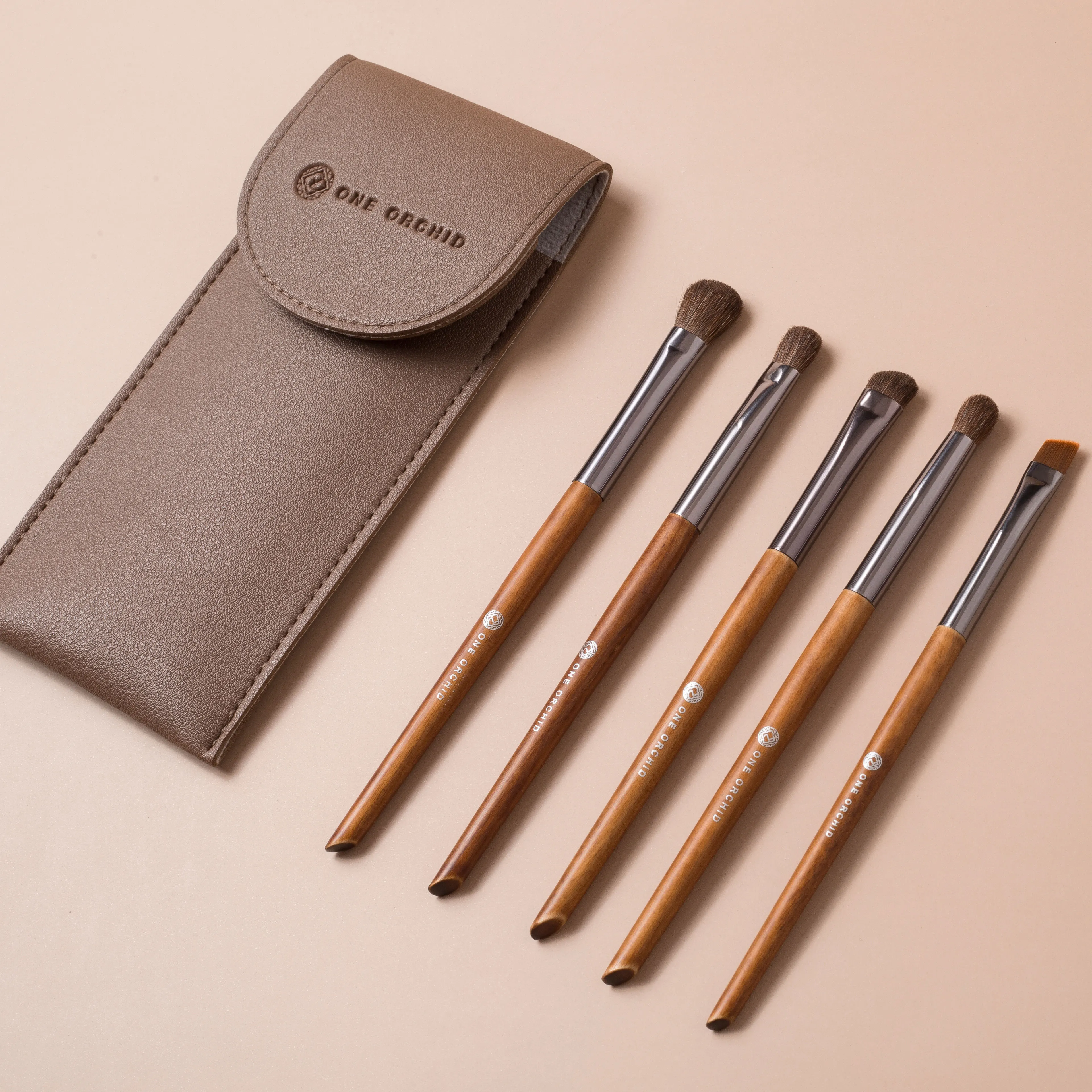 

Shinedo 5 Pcs Horse Hair Eyeshadow Blending Eyebrow Makeup brush trvel kit