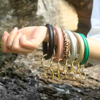 

2PCS/lot Hot Silicone Bracelet Buckle For Valentine's Day Engagement Pu Key Ring Wedding Favors And Gifts Both For Men And Women