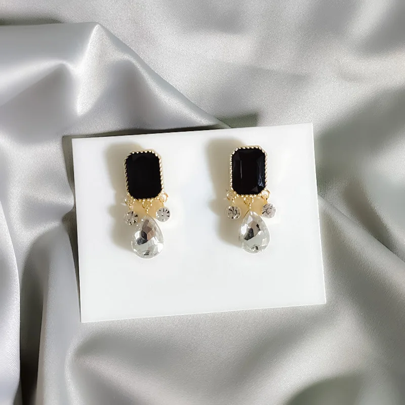 11886996349_1477228732