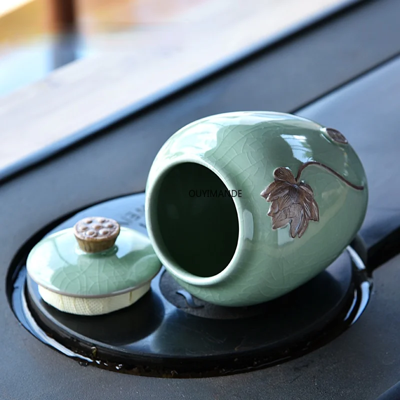 

Chinese Retro Crackle Ceramic Tea Box Tea Caddy Sealing Moistureproof China Porcelain Storage Container