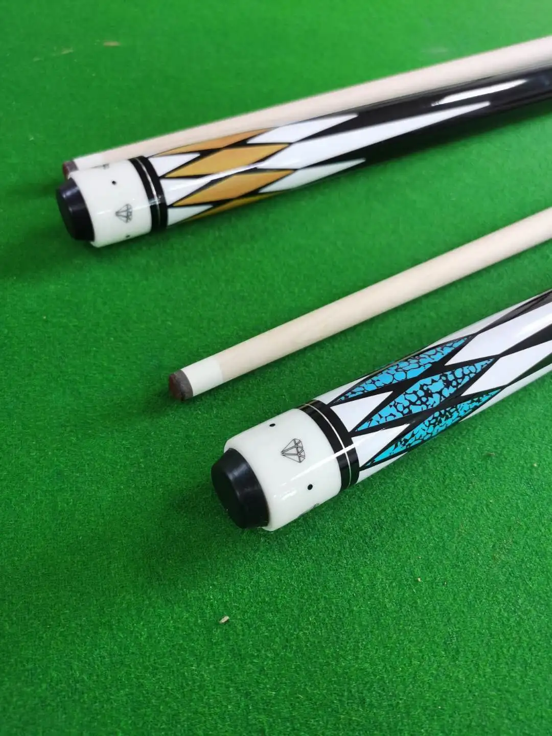 Python 2 Professional Billiard Pool Cue Stick with Hard Case And Joint Protectors Pieces Pool Cue Stick 100/% Canadian Maple Wood