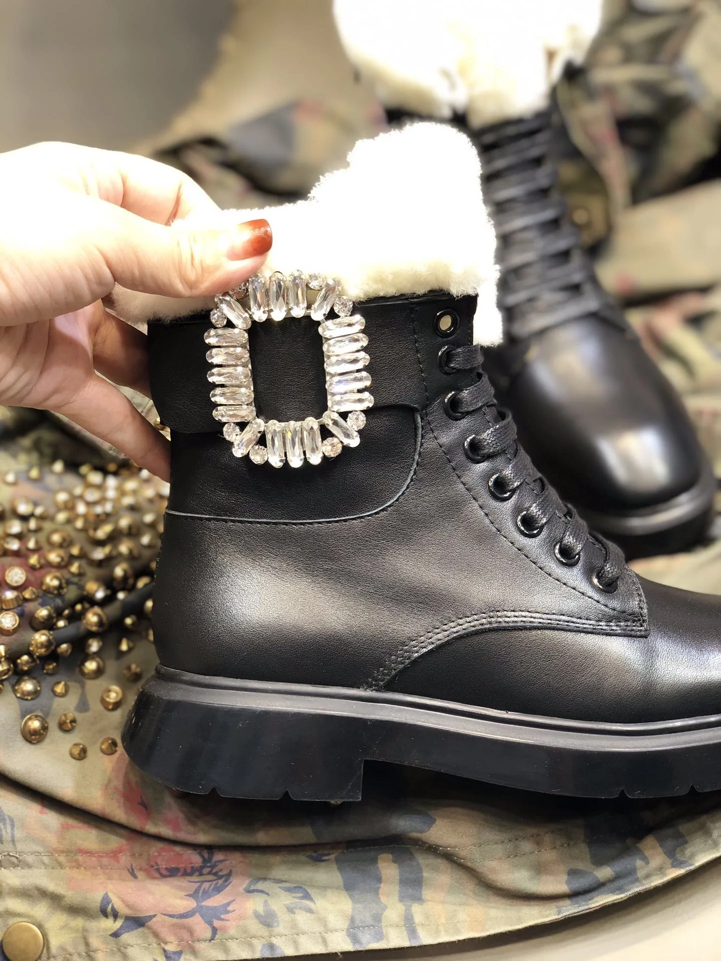 Snow boots warm wool plush Inner women winter ankle boots Flat Platform Rhinestone Martin boots Genuine leather shoes woman