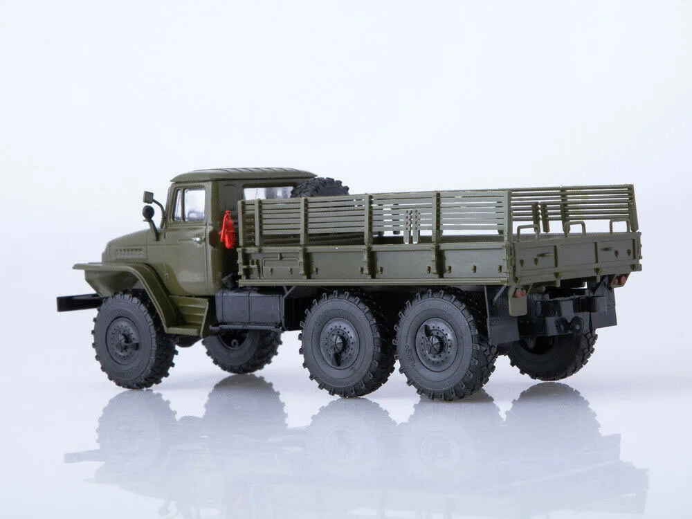 Весы Модели EAC Урал 375 хаки AIST 1:43 для коллекционного подарка