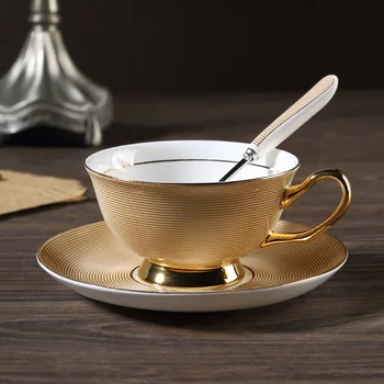 

Luxury Gold Ceramic Coffee Cup Saucer Set Bone China Golden Luxury Afternoon Tea Cup Taza Xicaras Tasse Pottery Gift 2020 New E8