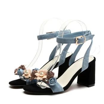 

2020 summer new high heels women fashion leather high heels thick with fresh flowers buckle women's shoes.
