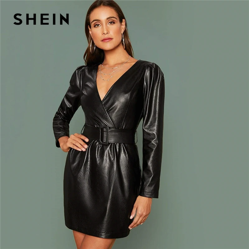 Женское платье карандаш SHEIN Черное короткое из искусственной кожи с запахом
