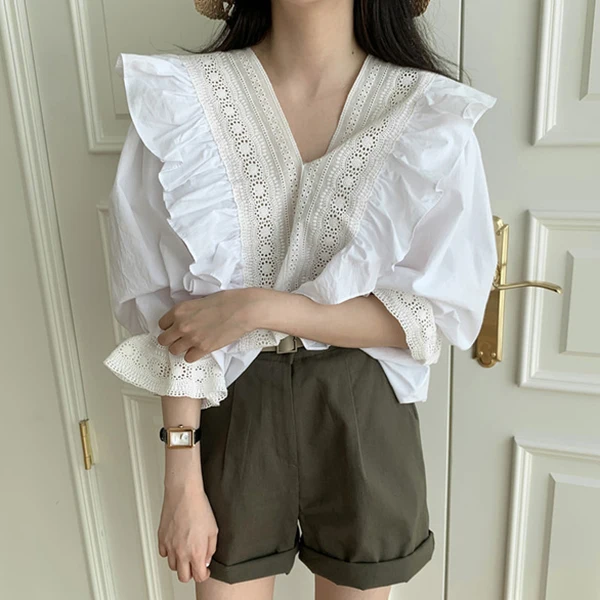 

Korean chic women two piece set V-neck lace stitching ruffled puff sleeve shirt + high waist casual pants shorts women my328
