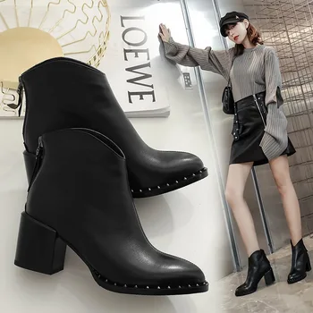 

European version thick high heel rivet boots autumn and winter 2019 new leather back zipper heightening warm short boots women