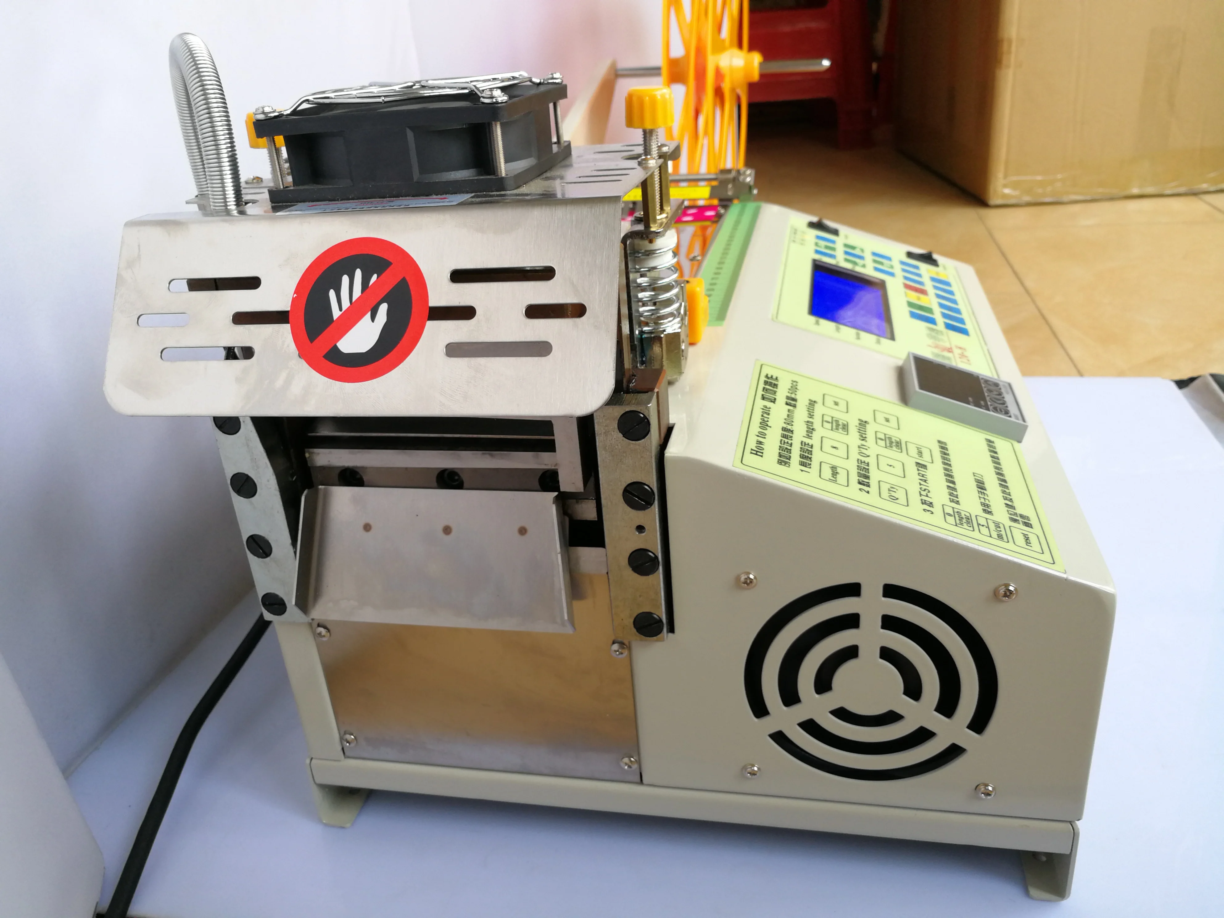  120-CH Computer hot and cold trademark cutting machine washing label cutting machine With cursor po