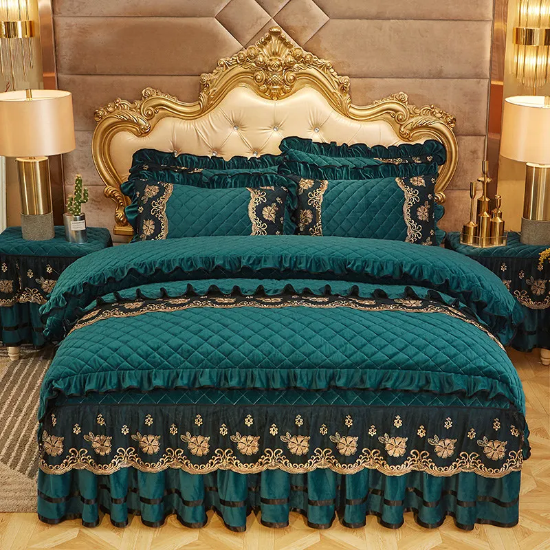 

Luxury Lace Crystal Velvet Duvet Cover Set King Queen Bedding Set 4pcs Quilted Bedskirt Ruffle Elastic Soft Two Pillowcases