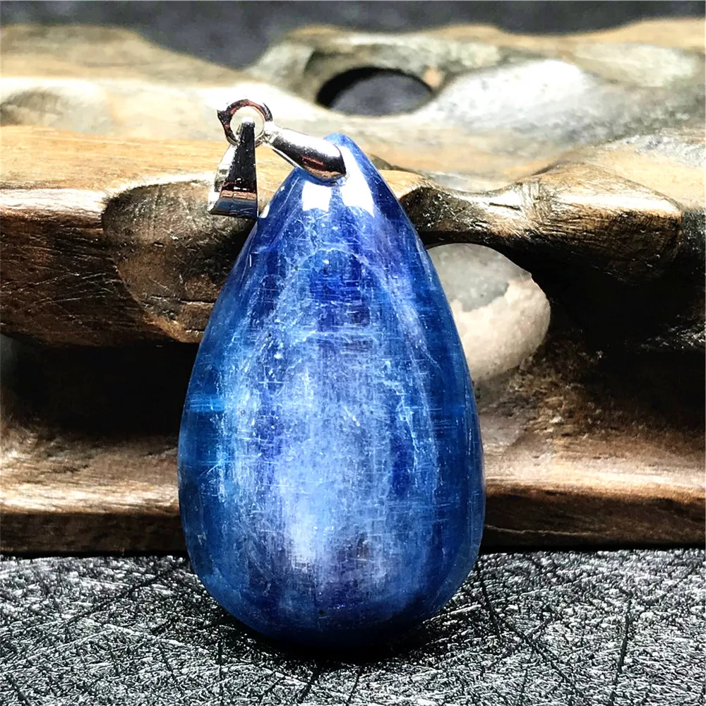 Kyanite Pendant (68)