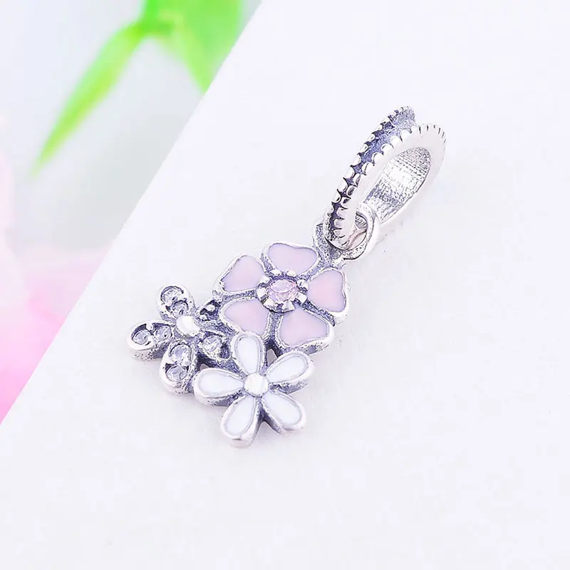 Кулон из серебра 925 пробы в виде розового цветка белой эмали бусина Маргаритка