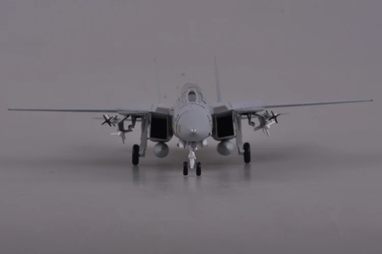 VF-74/USS SARATOGA 1992 F-14B истребитель Готовая модель Коллекция Модель самолета