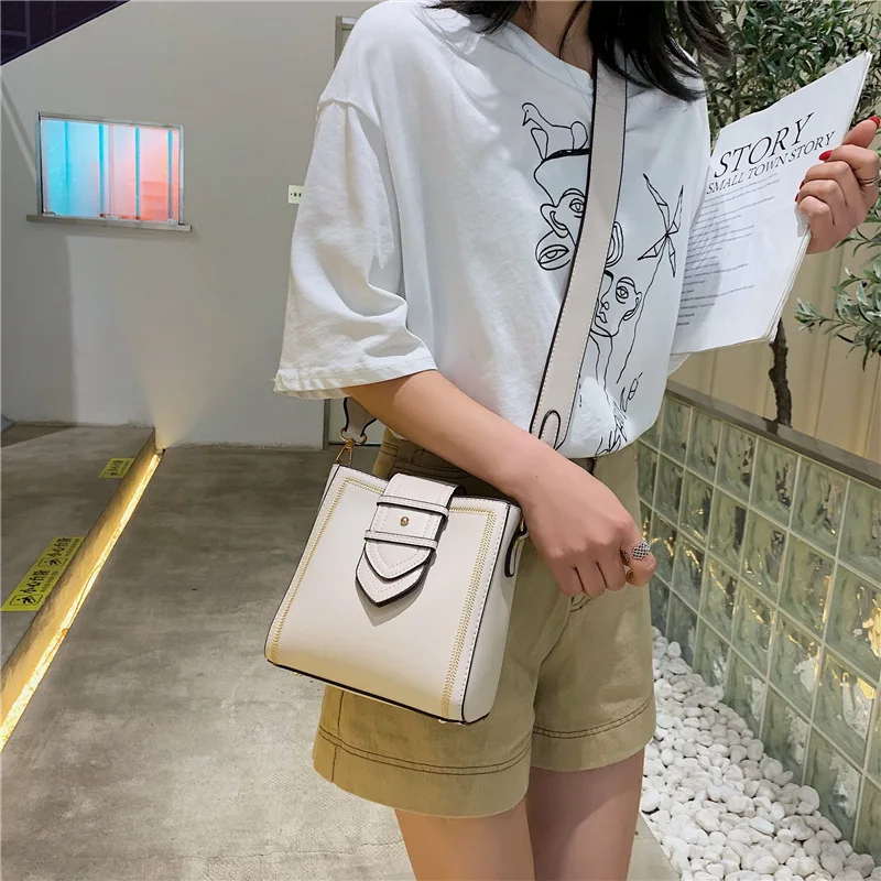 

CHIC Hong Kong Style Bag Women's 2018 New Style Korean Retro Square Sling Bag Textured Versatile Wide-Strap Shoulder Bag