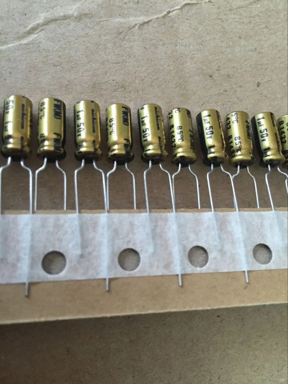 Новый электролитический конденсатор NICHICON FW 1 мкФ 50V 5x11mm аудио усилитель фильтра 1uf