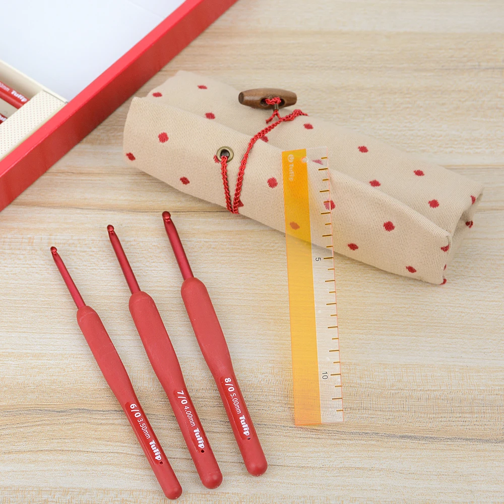 Tulip ETIMO Red Crochet Hook Set