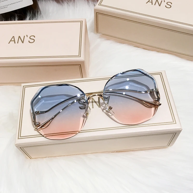 2021 Fashion Tea Gradient Sunglasses Women Ocean Water Cut Trimmed Lens Metal Curved Temples Sun Glasses Female UV400 raybans women Sunglasses