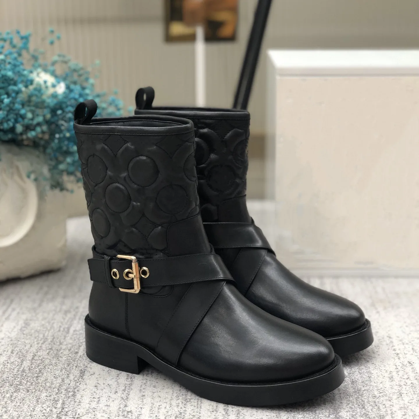 入荷状況 女性用の大きな丸いつま先の靴 ハーフカーフブーツ バックルとメタルの装飾が施された本革の靴 冬用 Mid Calf Boots ショッピング大人気 Blog Mojeambulance Cz