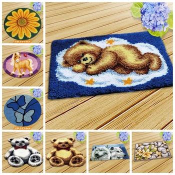 

Animals Embroidery Cushion Knooppakket Smyrna Latch Hook Kits DIY Klink Haak Kussen Bloem Button Cushion Cuscini Divano Forme