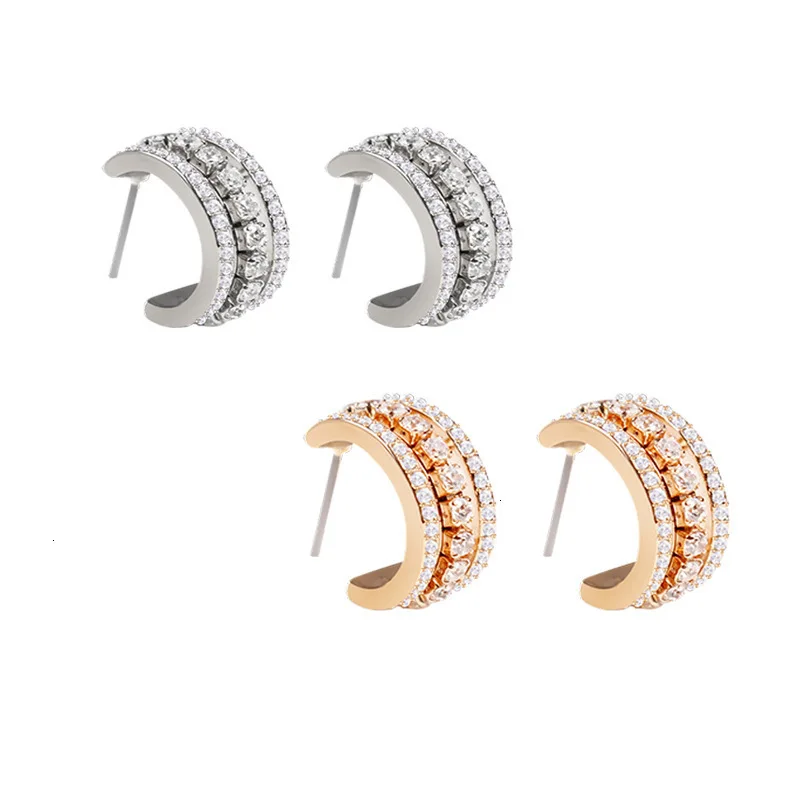 

SWA quality. A classic slender lady earrings