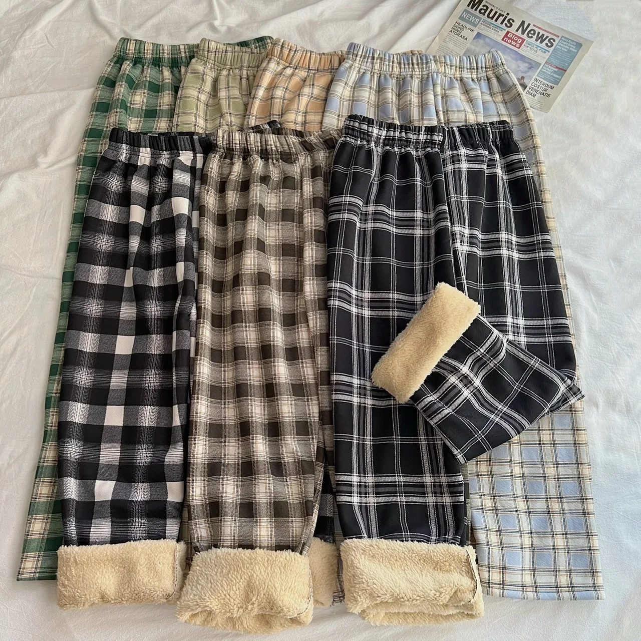 Autumn Winter New Lamb Velvet Pants Women Black White Plaid Pants Woman Casual High Waist Straight Leg Trousers