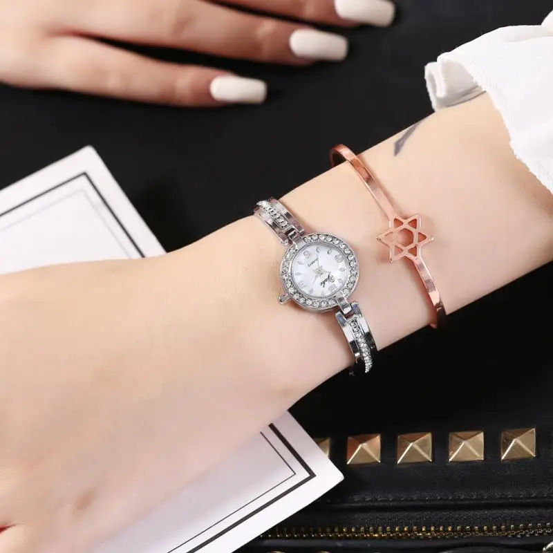 

Fashion Small Bracelet Strap Rose Gold Watch Women Rhinestone Round Dial Korean Steel Bracelet Strap Wrist Watches Ladies Clock