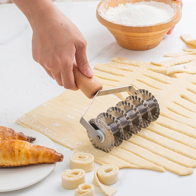 1pcs Pressing Machine Non-slip Handle Kitchen Gadgets oodle Section Shallot Cutter Spaetzle Makers Noodles Cut Knife Manual n