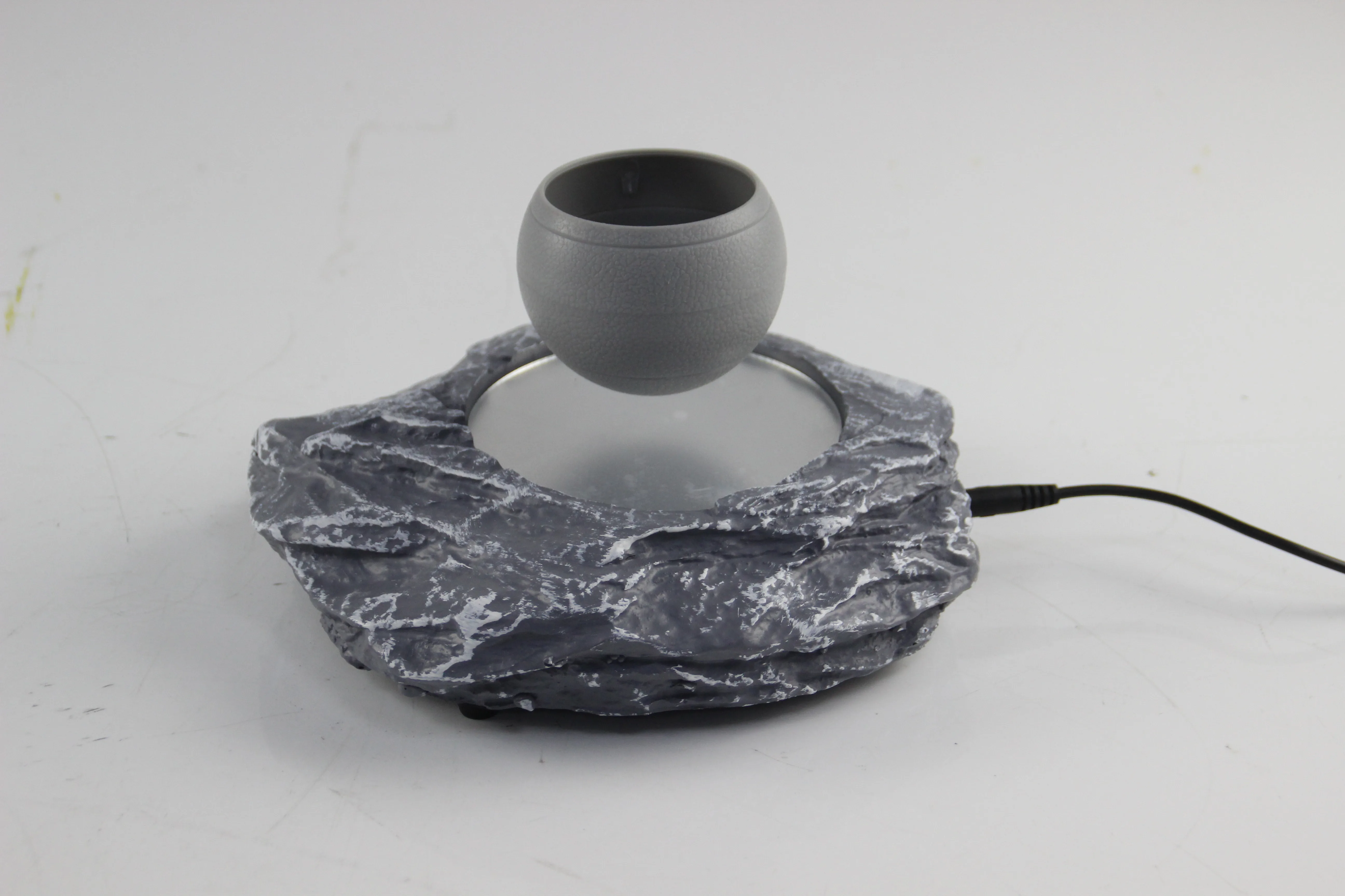 Цветочный горшок Магнитный левитационный вращение на 360 градусов имитация камня