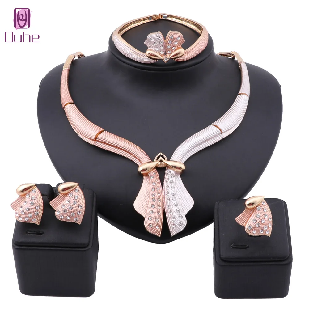 

Women Gold Color Crystal Costume Necklace Bangle Earring Ring Saudi Jewelry Set Party Bridal Decoration