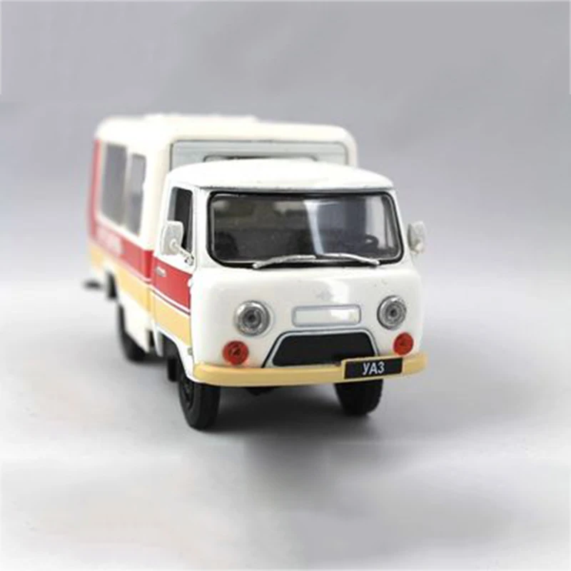 1/24 UAZ T12 Русская модель автомобиля Uzi литой Сплав ретро классический автомобиль