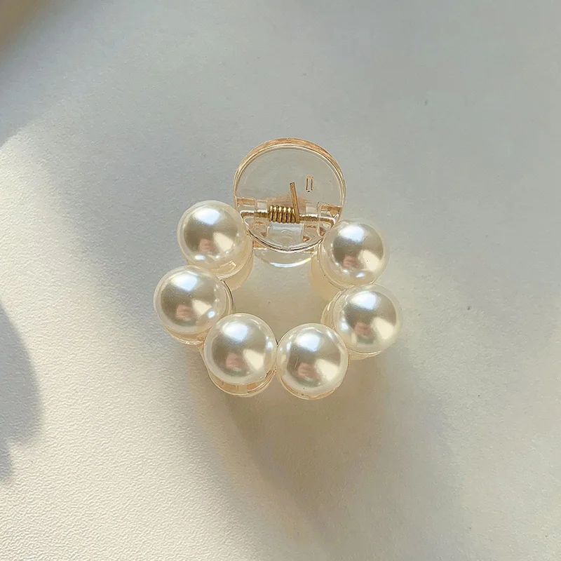 Sweet Mini Round Pearl Hair Clips for Women Girls Hair Claw Chic Barrettes Claw Crab Hairpins Styling Fashion Hair Accessories