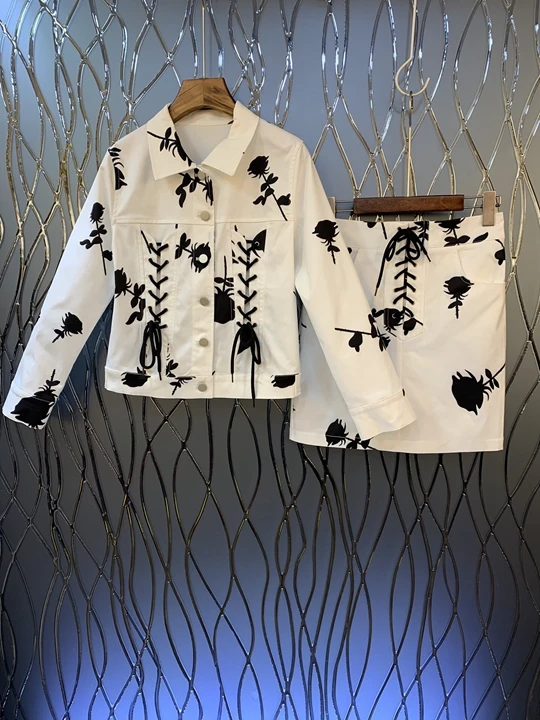 

2019 Early Autumn New Lady Turn-down Printed Patterns Coloured Long Sleeve Top + Half Skirt Suit 903