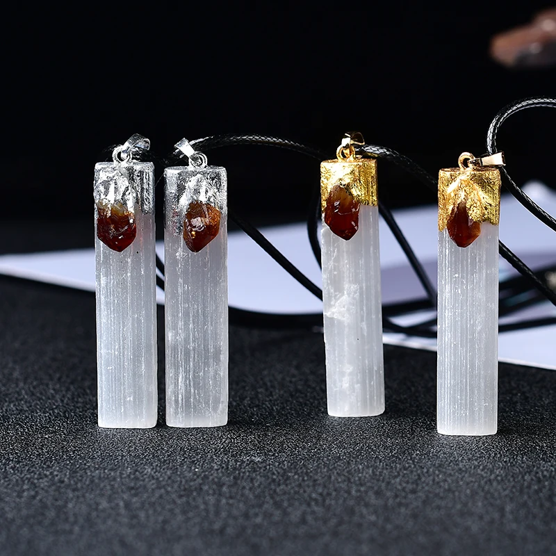 Collana In Metallo Con Pietra Preziosa Del Chakra Della Selenite