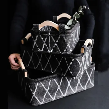 

Nordic Black Felt Cloth Storage Basket with Wooden Handles Home Desktop Sundries Organizer Frame Ins Seasoning Finishing Basket