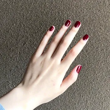 

24pcs Elegent Pure Color Short Fake press on Nails Wearable Manicure Decorations Wine Red short Full cover fake nails with glue