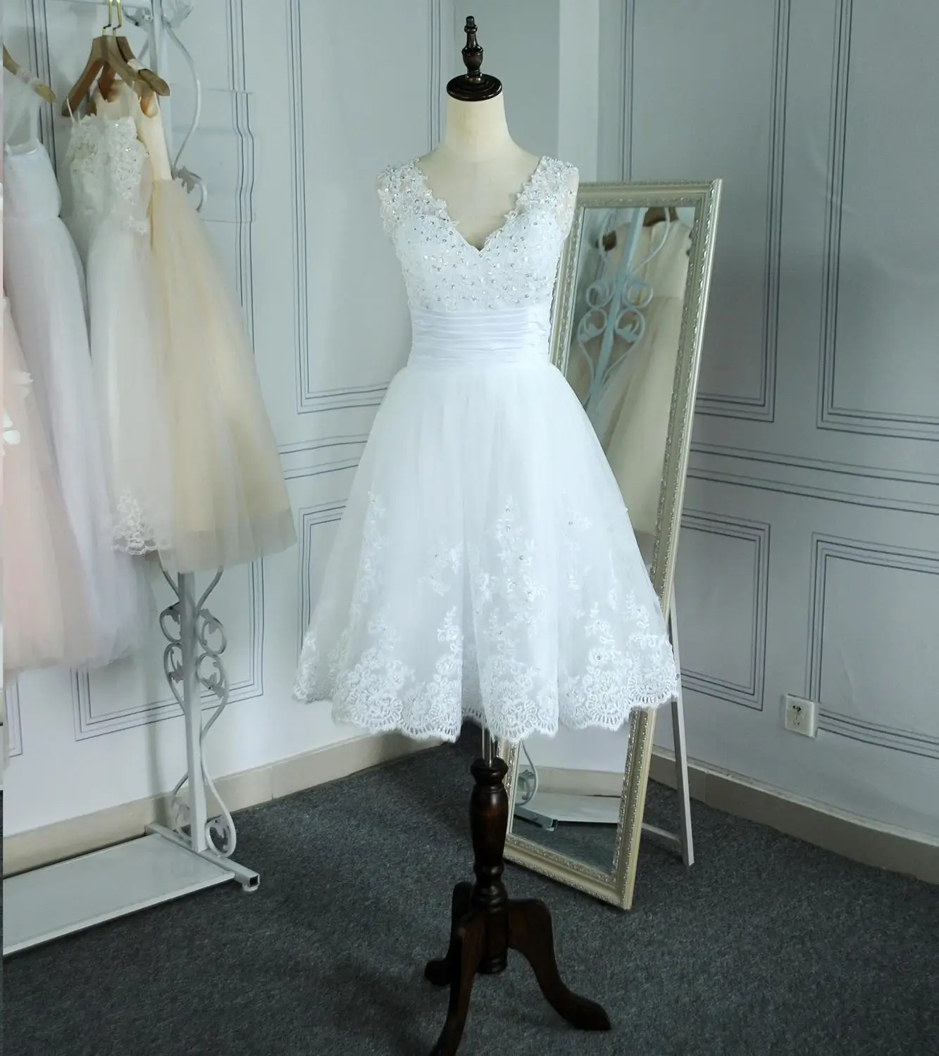 Short Wedding Dresses Bridal Gowns Embroidery Vestidos De Novia V-neck Lace Up Satin Beaded Corset Lace up BackPlus Size