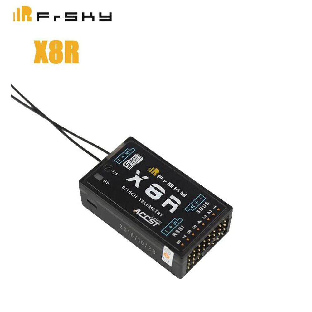 Détail des antennes et du câblage du récepteur FrSky X8R 16 canaux S.Bus SmartPort.