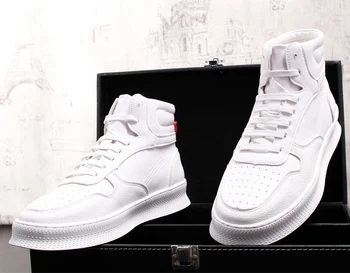 

2019 Men's Sports Shoes Casual Running Shoes Men High-top Sneakers Flats Shoes Soft Fashion Men Loafers Chaussure Homme