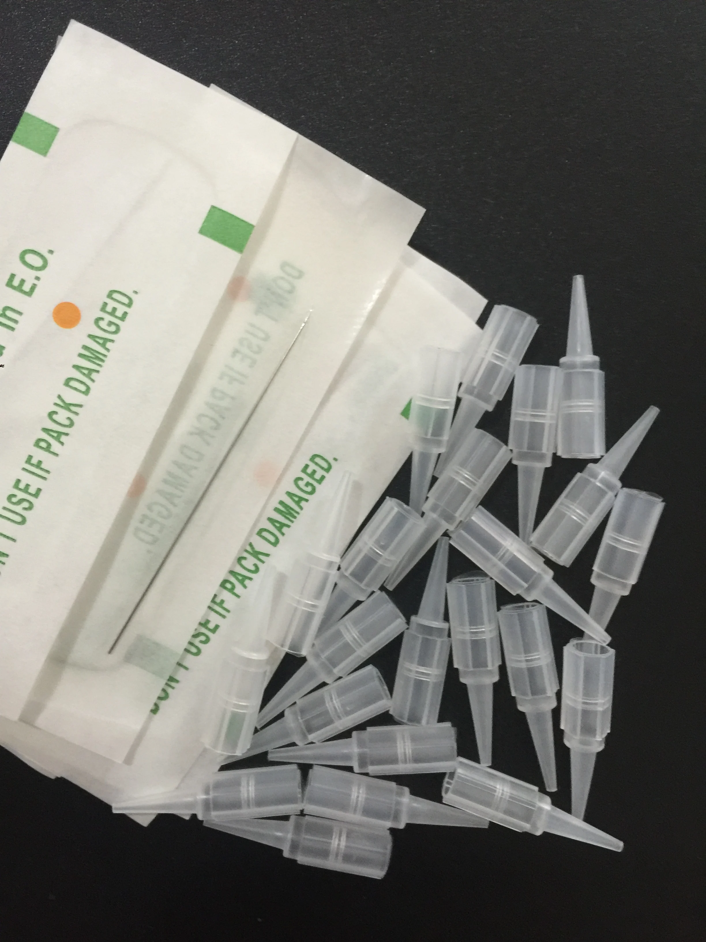 

50Pcs 1R 3R 5R 3F 5F PMU Needles and 50Pcs Traditional Machine Needle Caps For Permanent Makeup Eyebrow Eyeliner Lips Tattoo