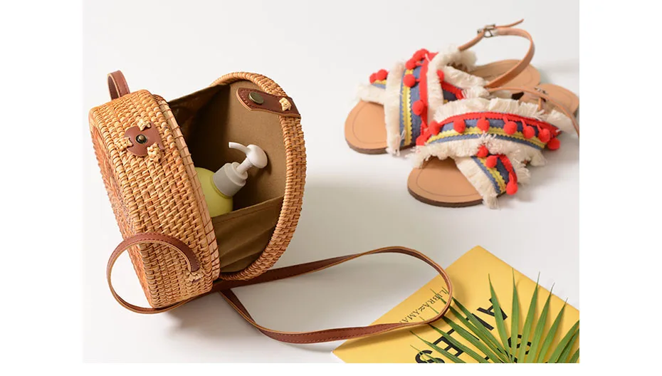 Женская соломенная пляжная сумка через плечо, модная летняя высококачественная кожаная пряжка года и оригинальная круглая большая сумка из ротанга ручной работы