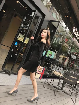 

The New Type Of Early Autumn Korean Version One-character Shoulder Three-dimensional Flower Long-sleeved One-step Dress Dress Dr