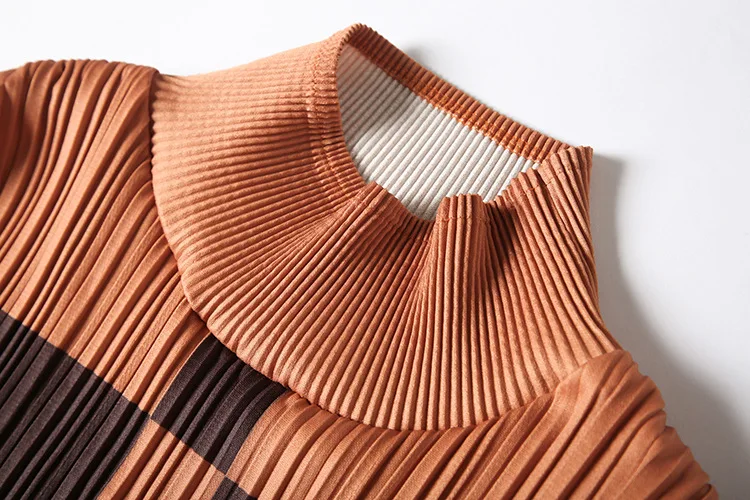 Комбинированное платье в полоску; плиссированные платья MIYAKE;
